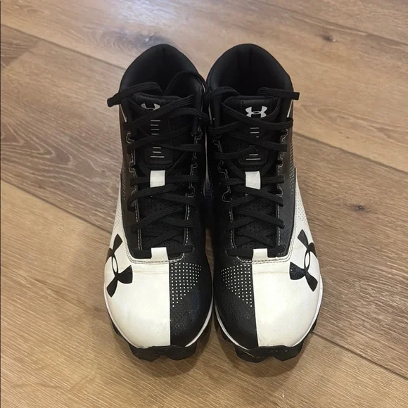 Under Armour Cleats size Youth 7 - Picture 2 of 8